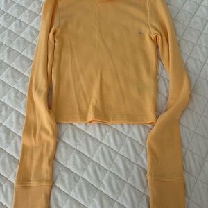 American Eagle yellow ribbed long sleeve turtle neck